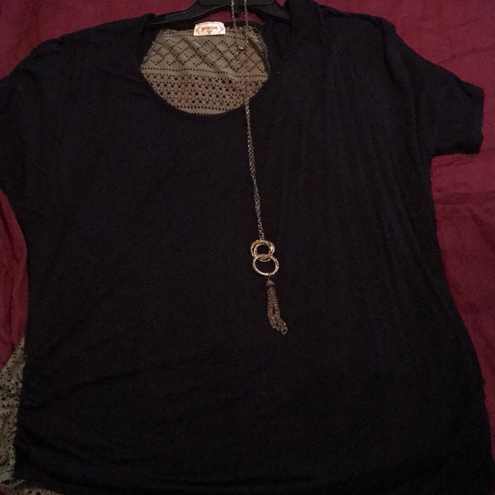 Blouse with necklace